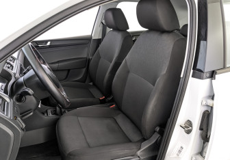 Подержанный автомобиль Skoda Rapid Liftback 2019 года (20 фото)