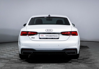 Подержанный автомобиль Audi A5 Coupe 2021 года (6 фото)