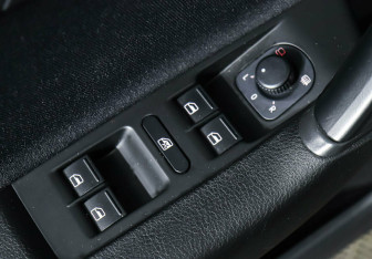 Подержанный автомобиль Volkswagen Passat Wagon 2014 года (18 фото)