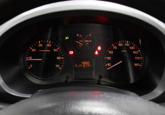 Подержанный автомобиль Peugeot Partner 2010 года (14 фото)