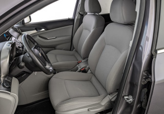 Подержанный автомобиль Chevrolet Orlando 2012 года (20 фото)