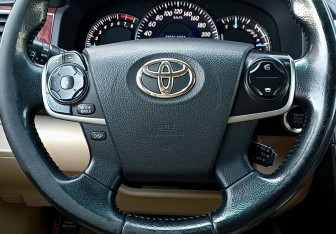 Подержанный автомобиль Toyota Camry Sedan 2012 года (13 фото)