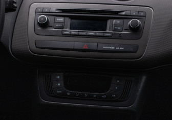 Подержанный автомобиль SEAT Ibiza Hatchback 2013 года (14 фото)