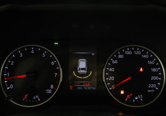 Подержанный автомобиль Toyota RAV4 2021 года (11 фото)