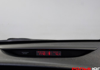 Подержанный автомобиль Kia Ceed Hatchback 2013 года (14 фото)