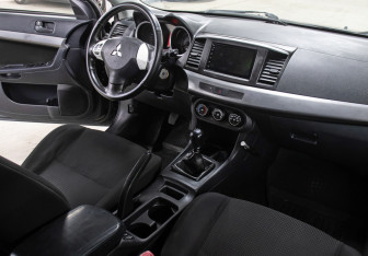 Подержанный автомобиль Mitsubishi Lancer Sedan 2007 года (11 фото)