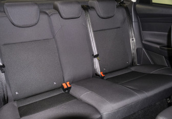 Подержанный автомобиль Ford Focus Wagon 2012 года (14 фото)