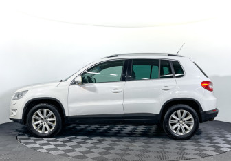 Подержанный автомобиль Volkswagen Tiguan 2010 года (8 фото)