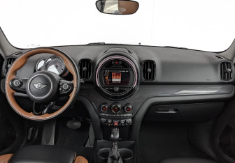 Подержанный автомобиль MINI Countryman 2018 года (14 фото)