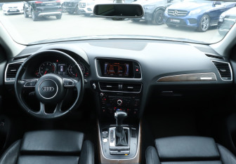 Подержанный автомобиль Audi Q5 2013 года (12 фото)