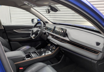 Подержанный автомобиль Exeed LX 2022 года (10 фото)