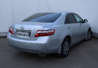 Подержанный автомобиль Toyota Camry Sedan 2008 года (4 фото)