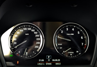 Подержанный автомобиль BMW X1 2019 года (13 фото)