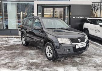 Подержанный автомобиль Suzuki Grand Vitara 2011 года (3 фото)