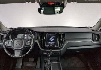 Подержанный автомобиль Volvo XC60 2021 года (14 фото)