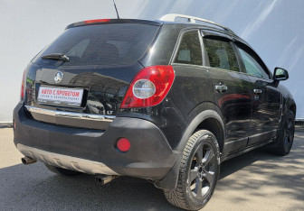 Подержанный автомобиль Opel Antara 2010 года (5 фото)