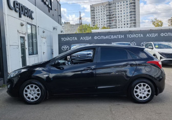 Подержанный автомобиль Hyundai i30 Hatchback 2013 года (8 фото)