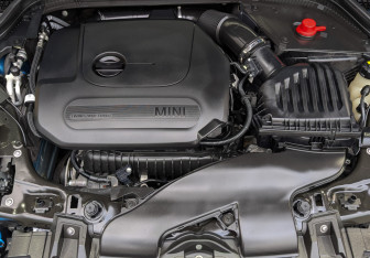 Подержанный автомобиль MINI Hatch 2021 года (9 фото)