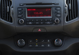 Подержанный автомобиль Kia Sportage 2012 года (15 фото)