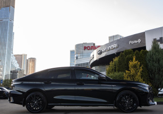 Подержанный автомобиль Chery Arrizo 8 2024 года (3 фото)