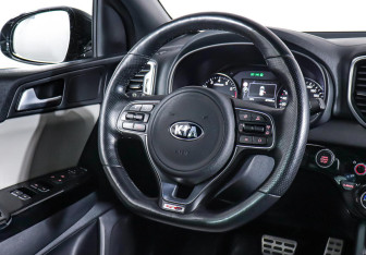 Подержанный автомобиль Kia Sportage 2016 года (13 фото)