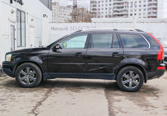 Подержанный автомобиль Volvo XC90 2010 года (8 фото)