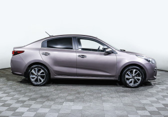 Подержанный автомобиль Kia Rio Sedan 2019 года (4 фото)
