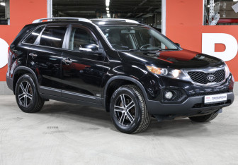 Подержанный автомобиль Kia Sorento 2012 года (3 фото)