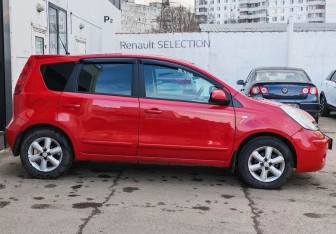Подержанный автомобиль Nissan Note 2008 года (4 фото)