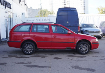 Подержанный автомобиль Skoda Octavia Wagon 2007 года (4 фото)
