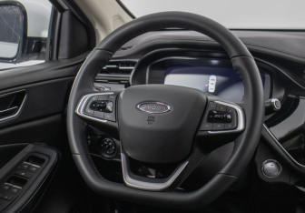 Подержанный автомобиль Omoda S5 2023 года (15 фото)