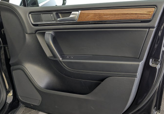 Подержанный автомобиль Volkswagen Touareg 2018 года (25 фото)