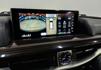 Подержанный автомобиль Lexus LX 2016 года (17 фото)