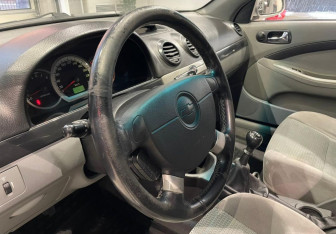 Подержанный автомобиль Chevrolet Lacetti Wagon 2008 года (13 фото)