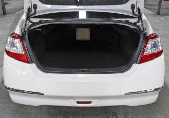 Подержанный автомобиль Nissan Teana 2012 года (9 фото)