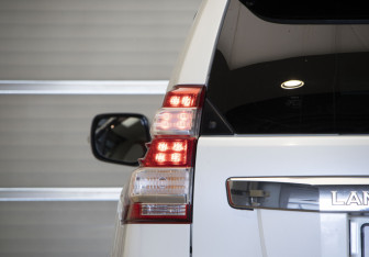 Подержанный автомобиль Toyota Land Cruiser Prado 2016 года (39 фото)