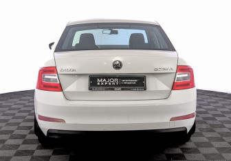 Подержанный автомобиль Skoda Octavia Liftback 2014 года (6 фото)