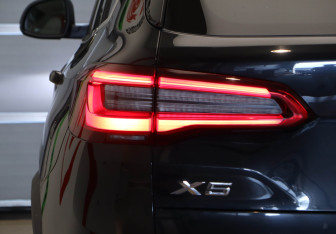 Подержанный автомобиль BMW X5 2019 года (29 фото)