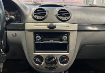 Подержанный автомобиль Chevrolet Lacetti Wagon 2008 года (16 фото)