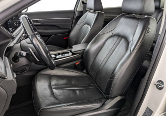 Подержанный автомобиль Hyundai Sonata 2022 года (20 фото)