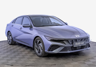 Подержанный автомобиль Hyundai Elantra Sedan 2024 года (3 фото)