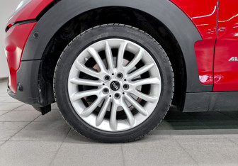 Подержанный автомобиль MINI Clubman Wagon 2021 года (19 фото)