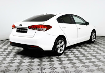 Подержанный автомобиль Kia Cerato Sedan 2017 года (3 фото)