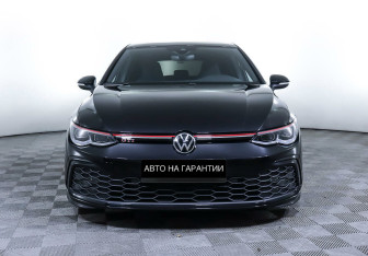 Подержанный автомобиль Volkswagen Golf GTI Hatchback 2021 года (2 фото)