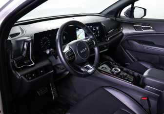 Подержанный автомобиль Kia Sportage 2023 года (15 фото)