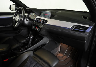 Подержанный автомобиль BMW X1 2020 года (11 фото)