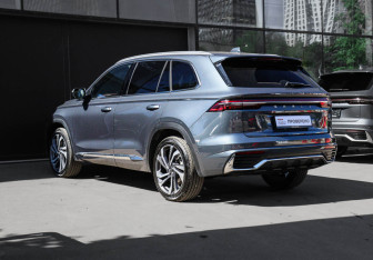 Подержанный автомобиль Geely Monjaro 2023 года (6 фото)