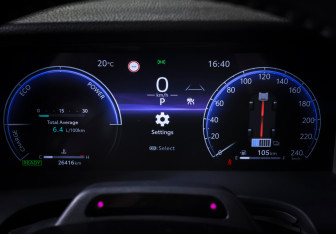 Подержанный автомобиль Toyota Camry Sedan 2024 года (16 фото)