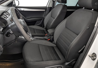 Подержанный автомобиль Skoda Octavia Liftback 2018 года (20 фото)