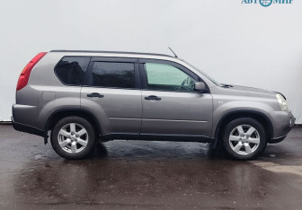 Подержанный автомобиль Nissan X-Trail 2007 года (4 фото)